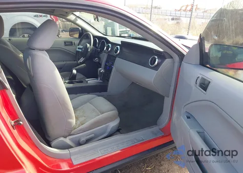 2007 Ford Mustang V6 Deluxe/V6 Premium z USA, uszkodzony, nr VIN 1ZVFT80N775211685